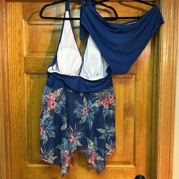 4X Women’s 2 piece tankini set in a beautiful blue flyway sheer - NEW NO BRAND - Picture 5 of 11